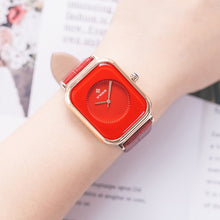 Load image into Gallery viewer, WWOOR 2020 Women Watches Top Brand Luxury Women Quartz Wristwatch Fashion Elegant Black Leather Watch For Women relogio feminino